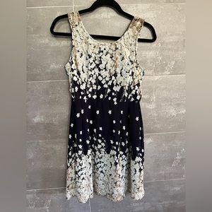 Women’s dress